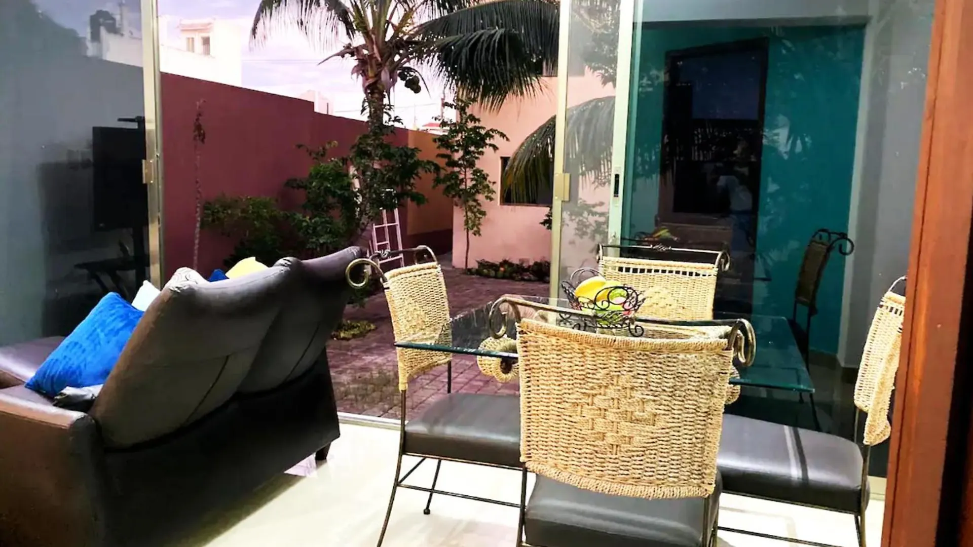 A Unas Cuadras Del Muelle, Restaurantes & Lifestyle Cozumel Apartment